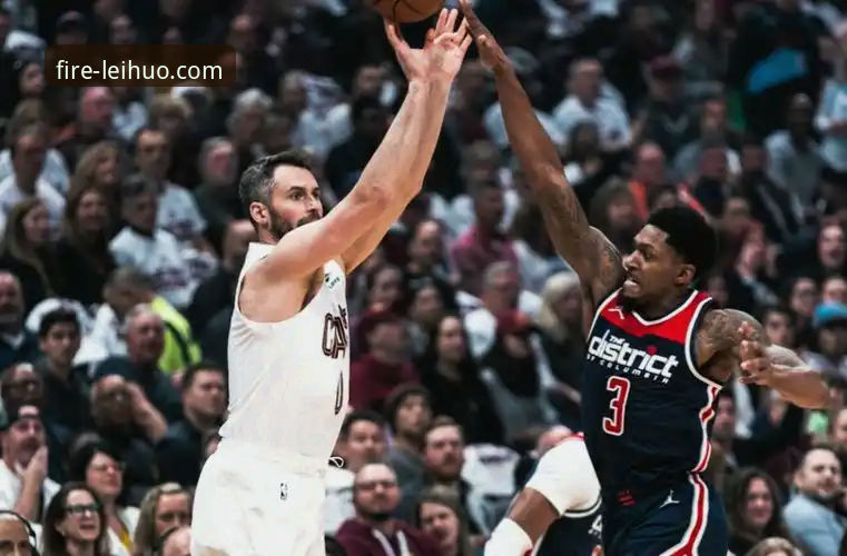 3个关键回合解析：米切尔42分之夜，如何通过流畅观赛体验洞察比赛细节